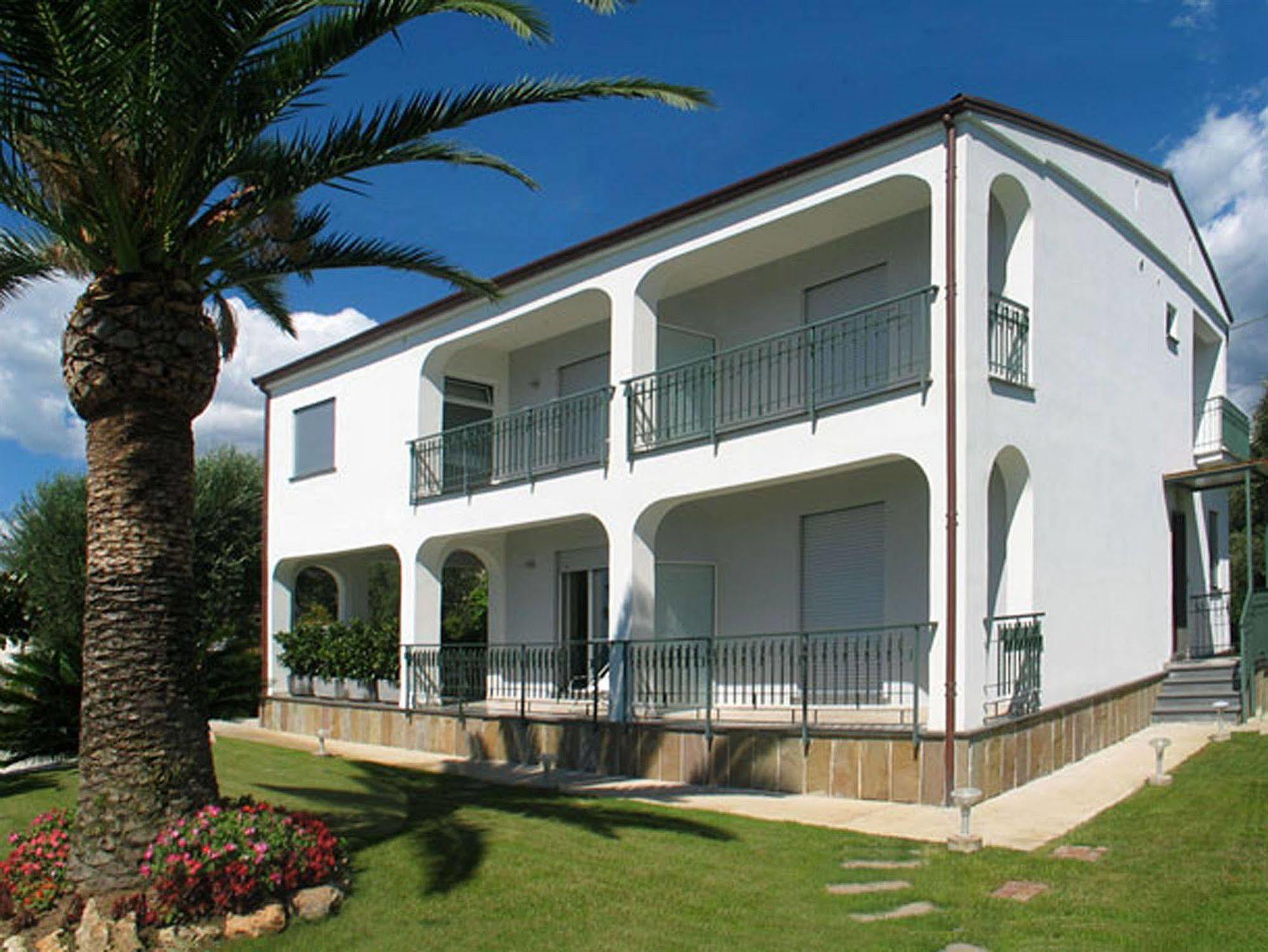 Villa Comics Villammare Exterior foto